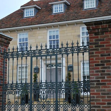 Montpellier House Acomodação com café da manhã Newport Pagnell Exterior foto