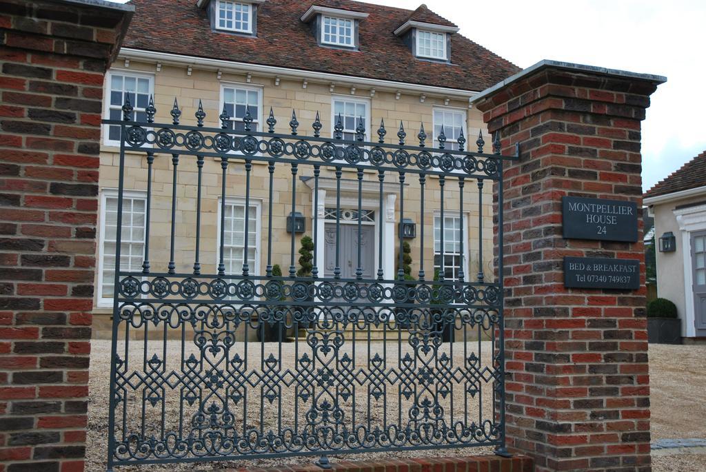 Montpellier House Acomodação com café da manhã Newport Pagnell Exterior foto
